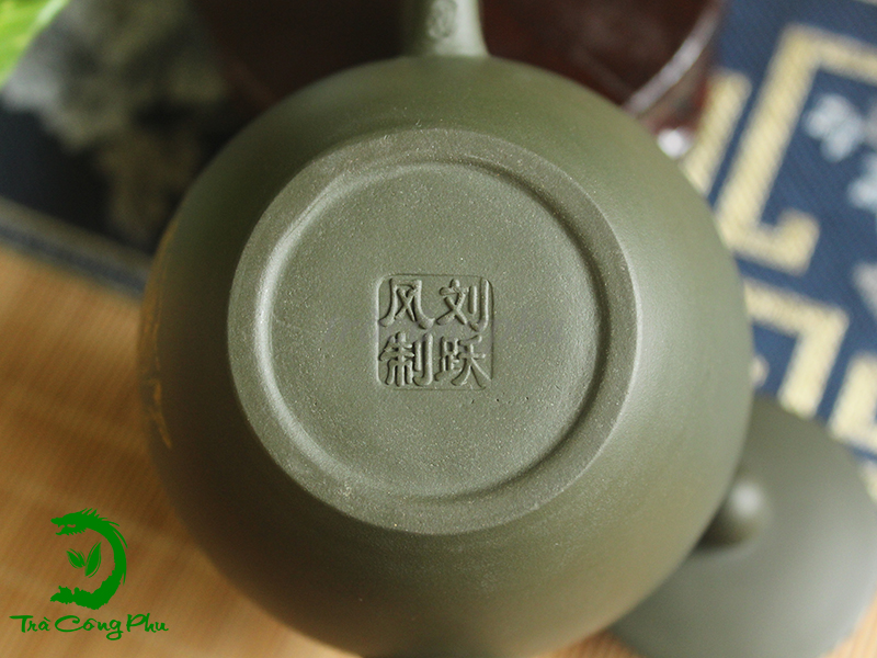 Ấm Tử Sa Mỹ Nhân Kiên Hắc - ATS1172